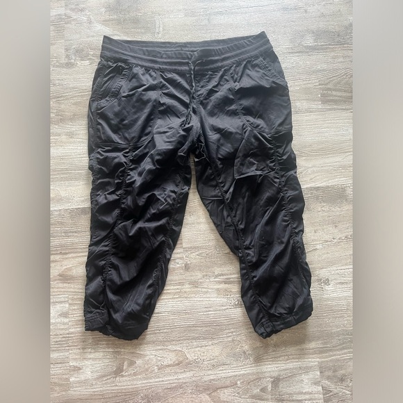The North Face Pants - Size XXL north face Capri pants